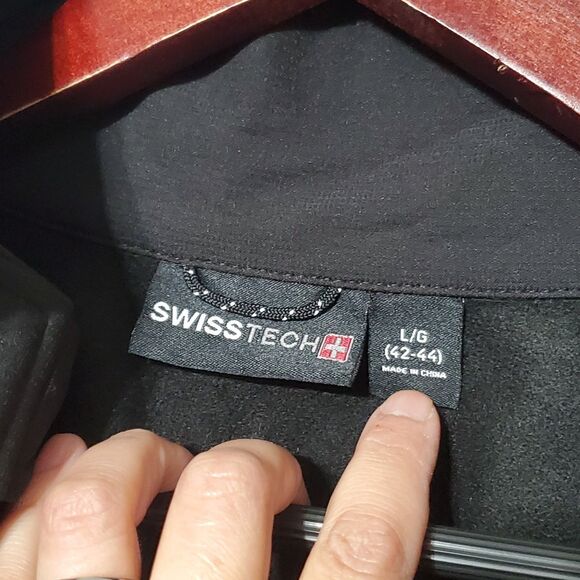 NEW Swiss Tech Softshell Jacket Mens Large Rich Black Full Zip Water Resistant - Picture 2 of 11